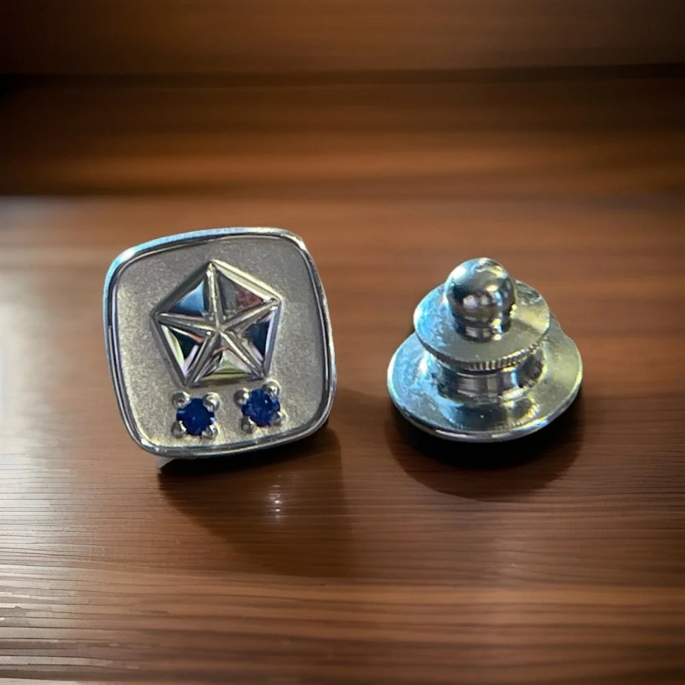 Chrysler Mopar, 2 Blue Sapphires 1/10 10k Filled (3.56 g) Tie Tac /lapel pin